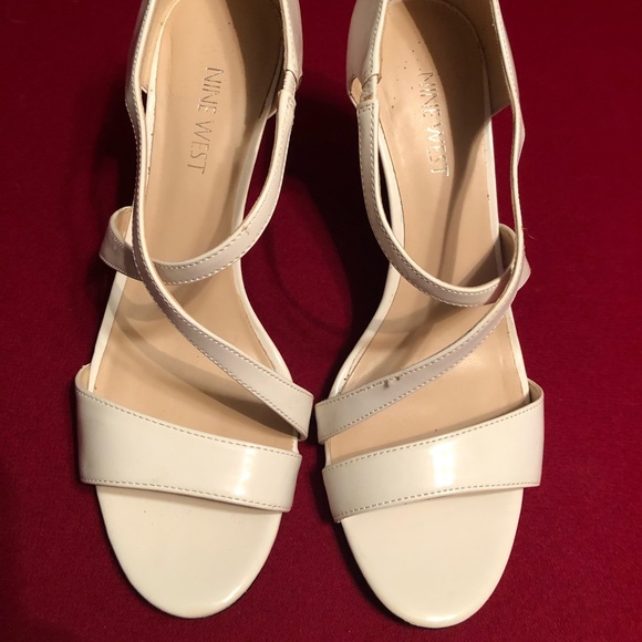 White patent leather Nine West heels - Picture 7 of 8